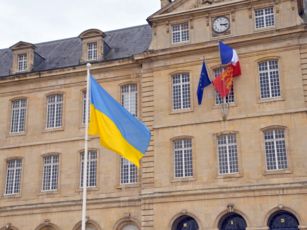 Drapeau ukrainien hôtel de ville 02