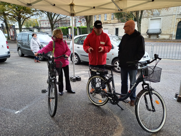 Opération de prévention routière, contrôle de vélos 