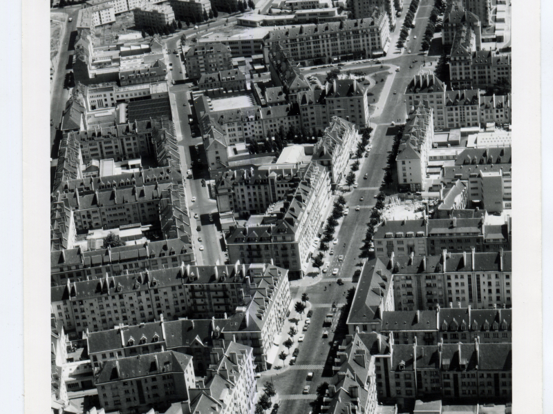 Avenue du Six-Juin en juillet 1961. Centres de Ressources Ar