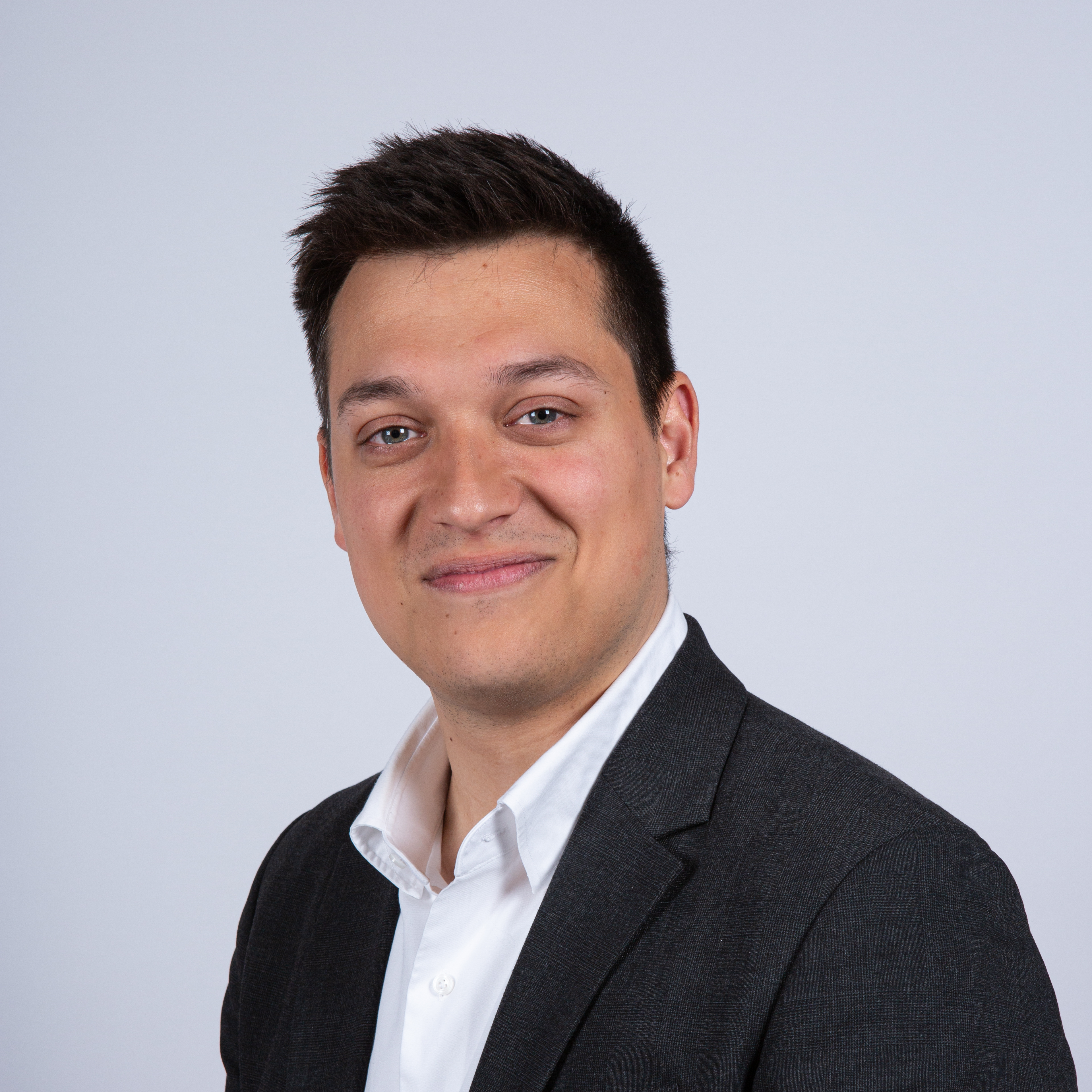 Portrait de Benjamin Campos, conseiller délégué spéciale en charge des actions liées au handicap