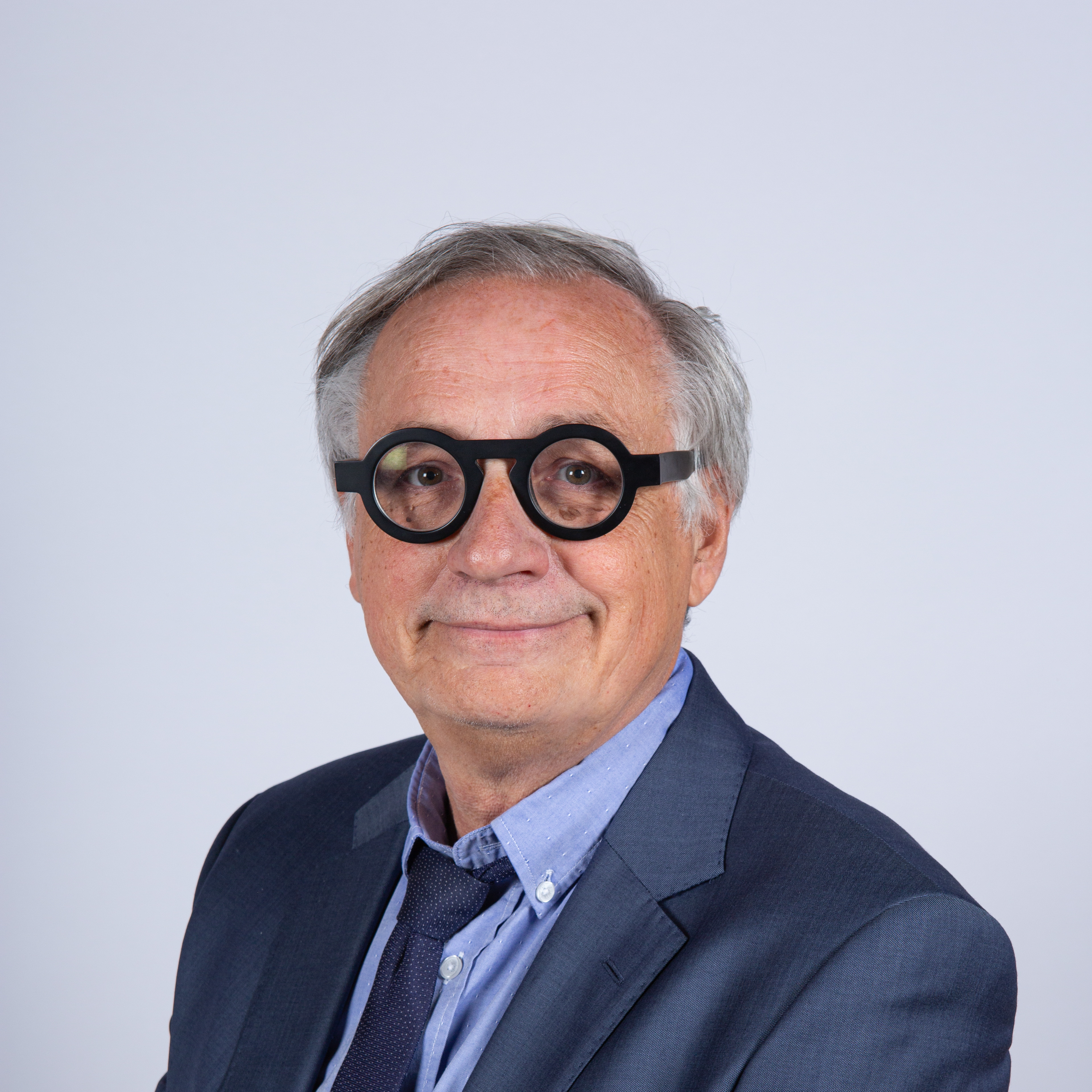 Portrait de Bruno Coutanceau, sixième adjoint en charge de la sécurité, de la tranquillité publique et du stationnement