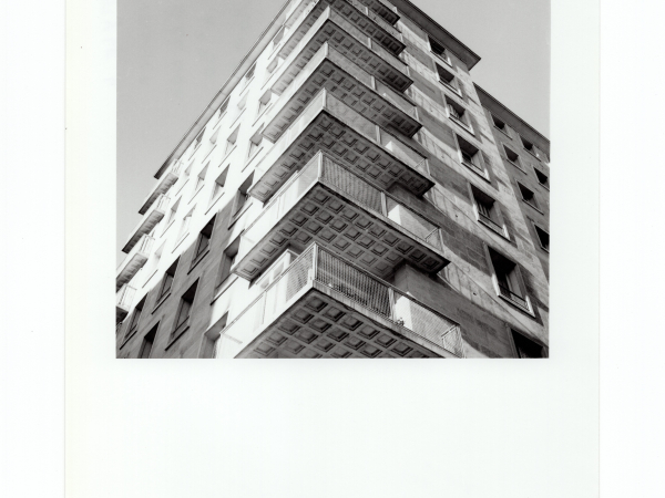 Les balcons d’angle des tours « Marine » avec leurs « s