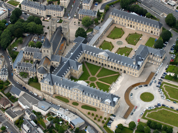 abbaye_aux_Dames_vue_du_ciel-Ville_de_Caen___Francois_DECAEN